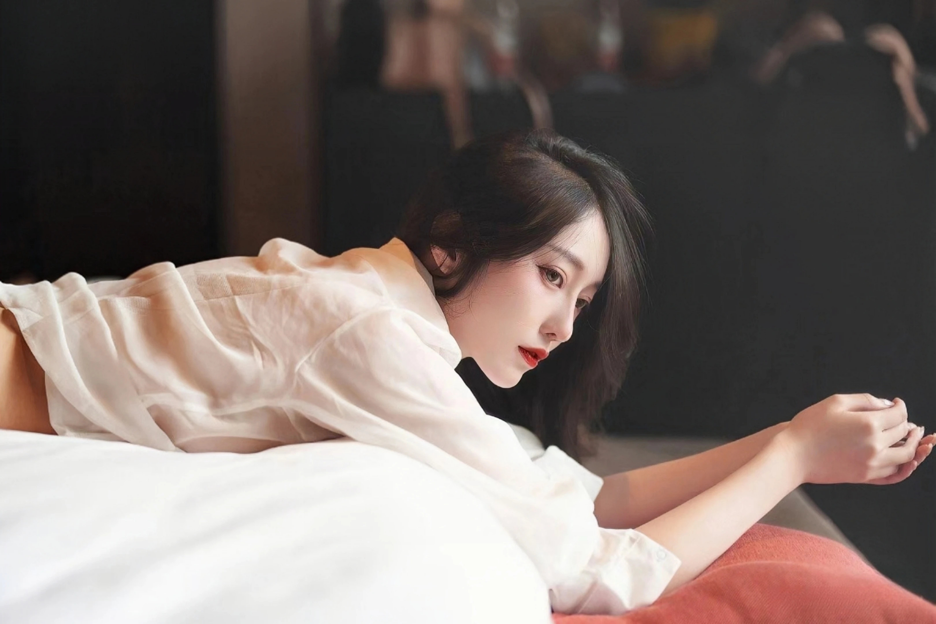 西宁机场回应摆渡车滞留事件：有航班准备滑行 不能组织旅客下车